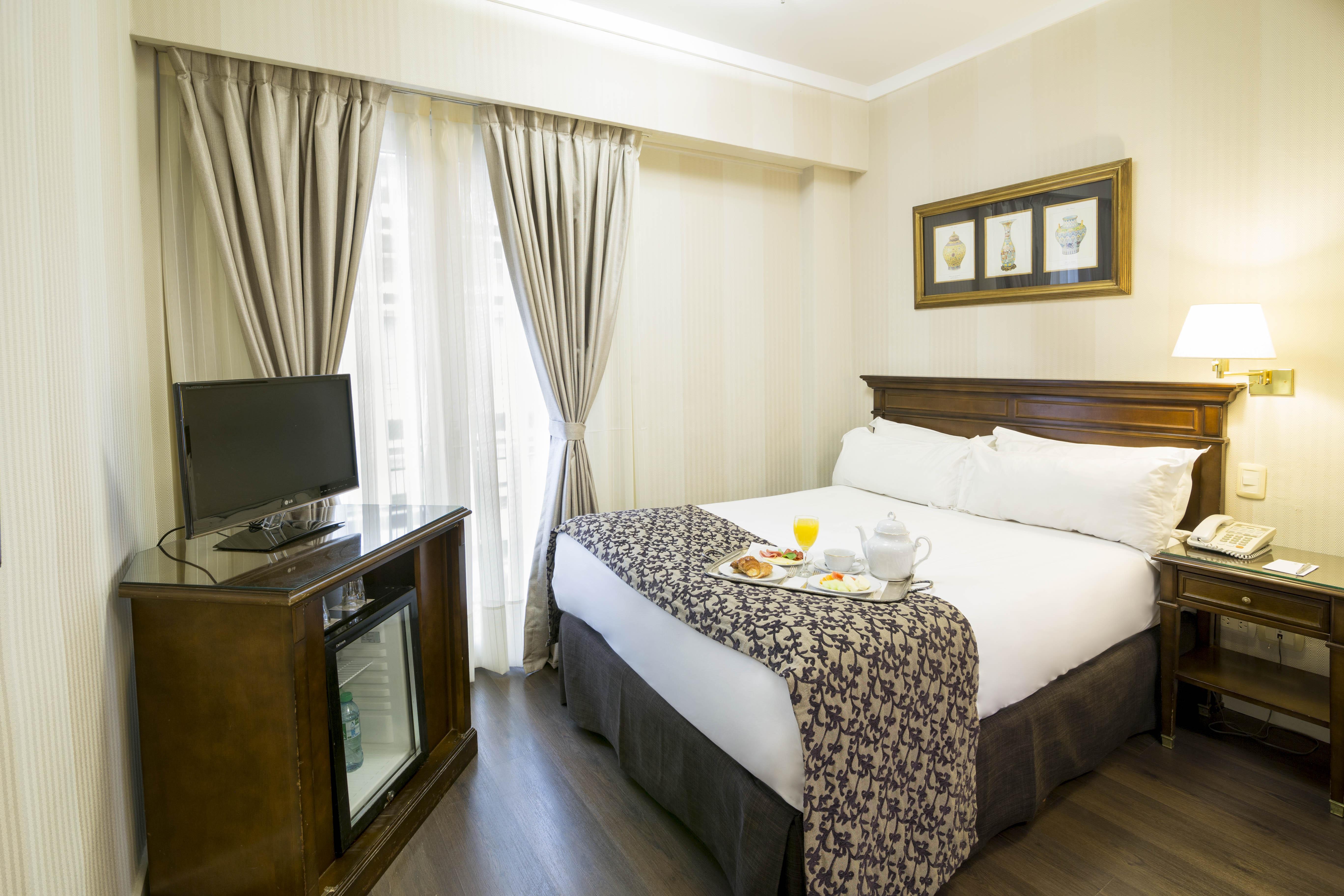 Claridge Hotel Μπουένος Άιρες Εξωτερικό φωτογραφία A room at the hotel