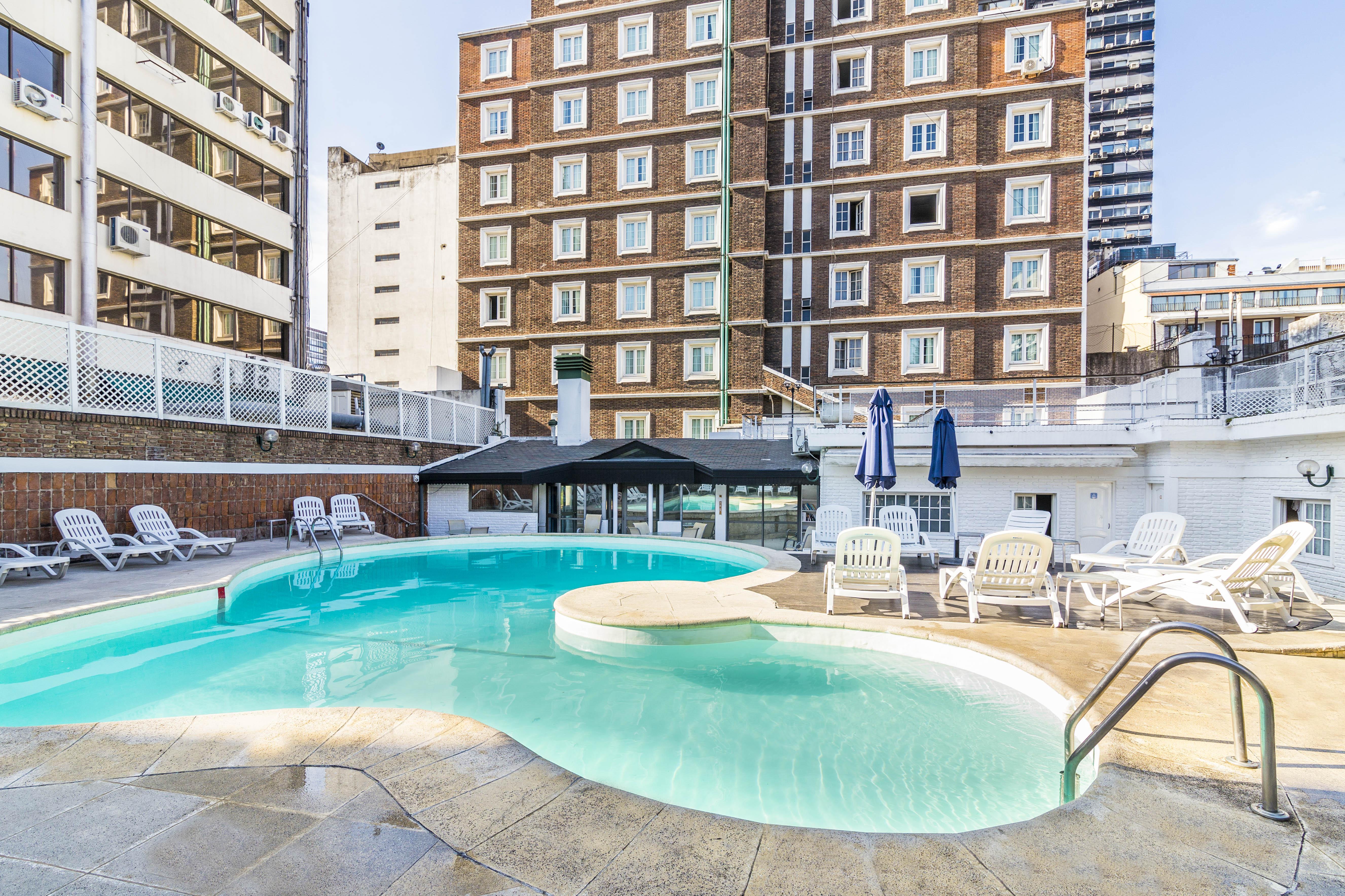 Claridge Hotel Μπουένος Άιρες Εξωτερικό φωτογραφία The swimming pool at the hotel