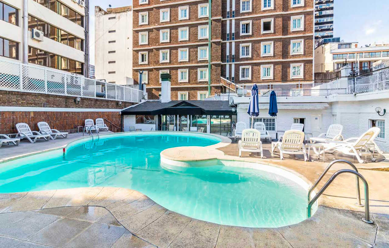 Claridge Hotel Μπουένος Άιρες Εξωτερικό φωτογραφία The swimming pool at the hotel